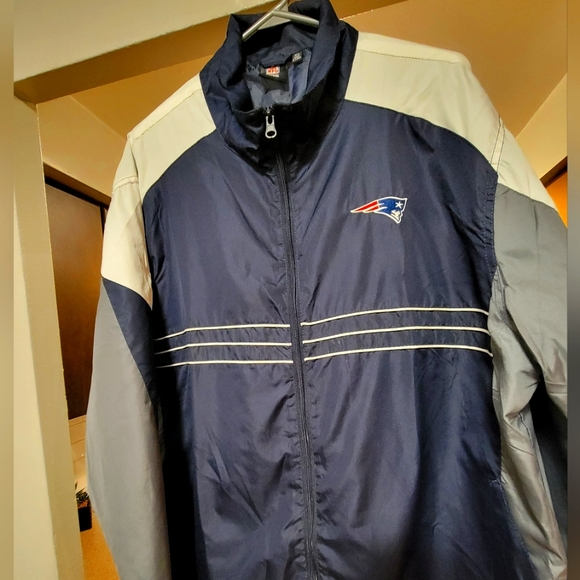 Xl patriots windbreaker - Picture 1 of 3